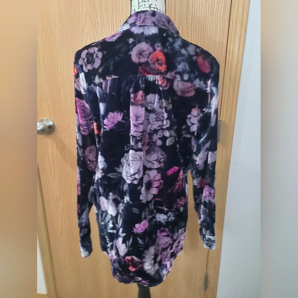 Pilcro Anthropologie Hadley Relaxed Floral Velvet Button Down Shirt - Picture 4 of 5